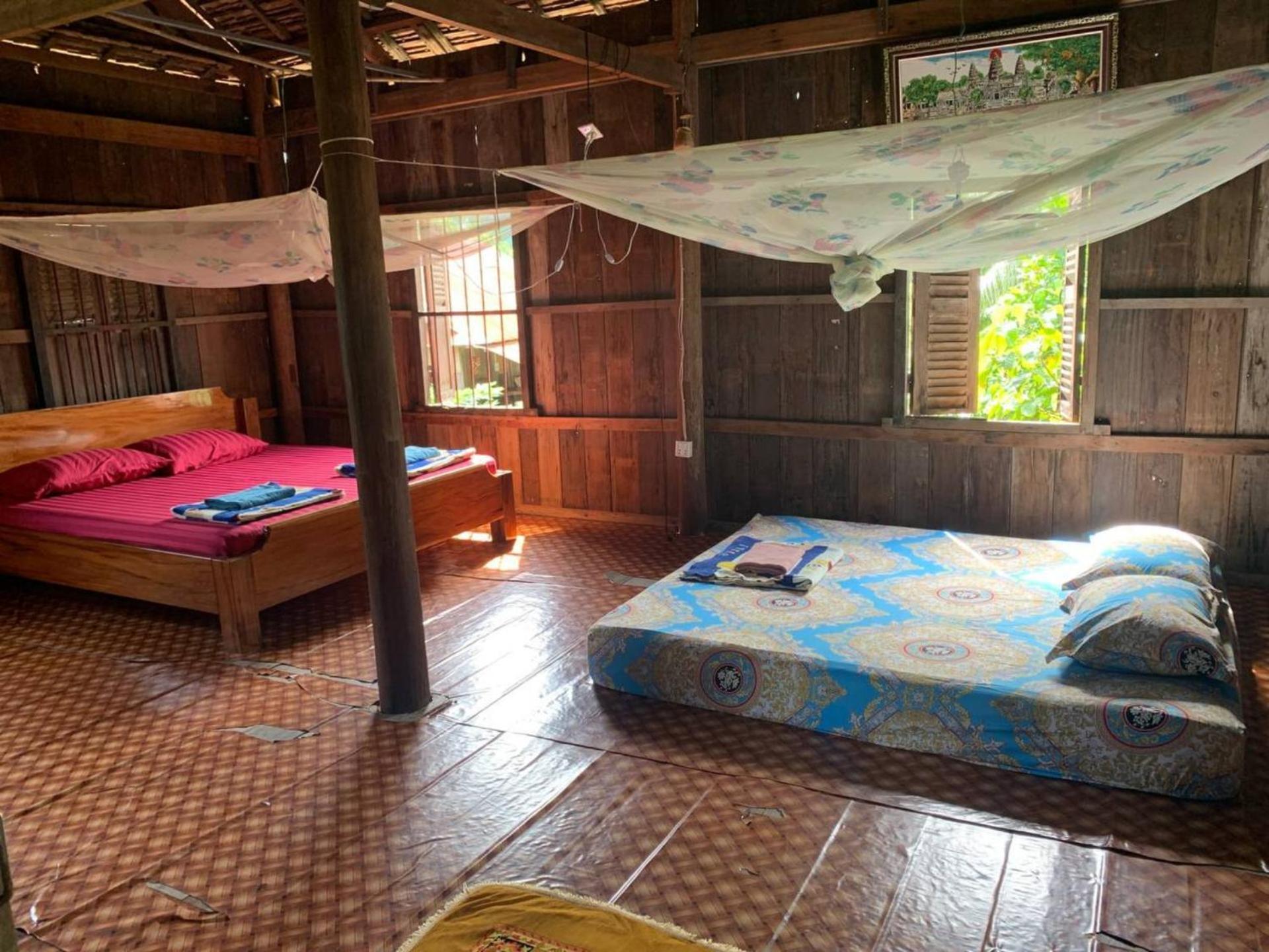 Family Batcave Homestay Battambang Eksteriør bilde
