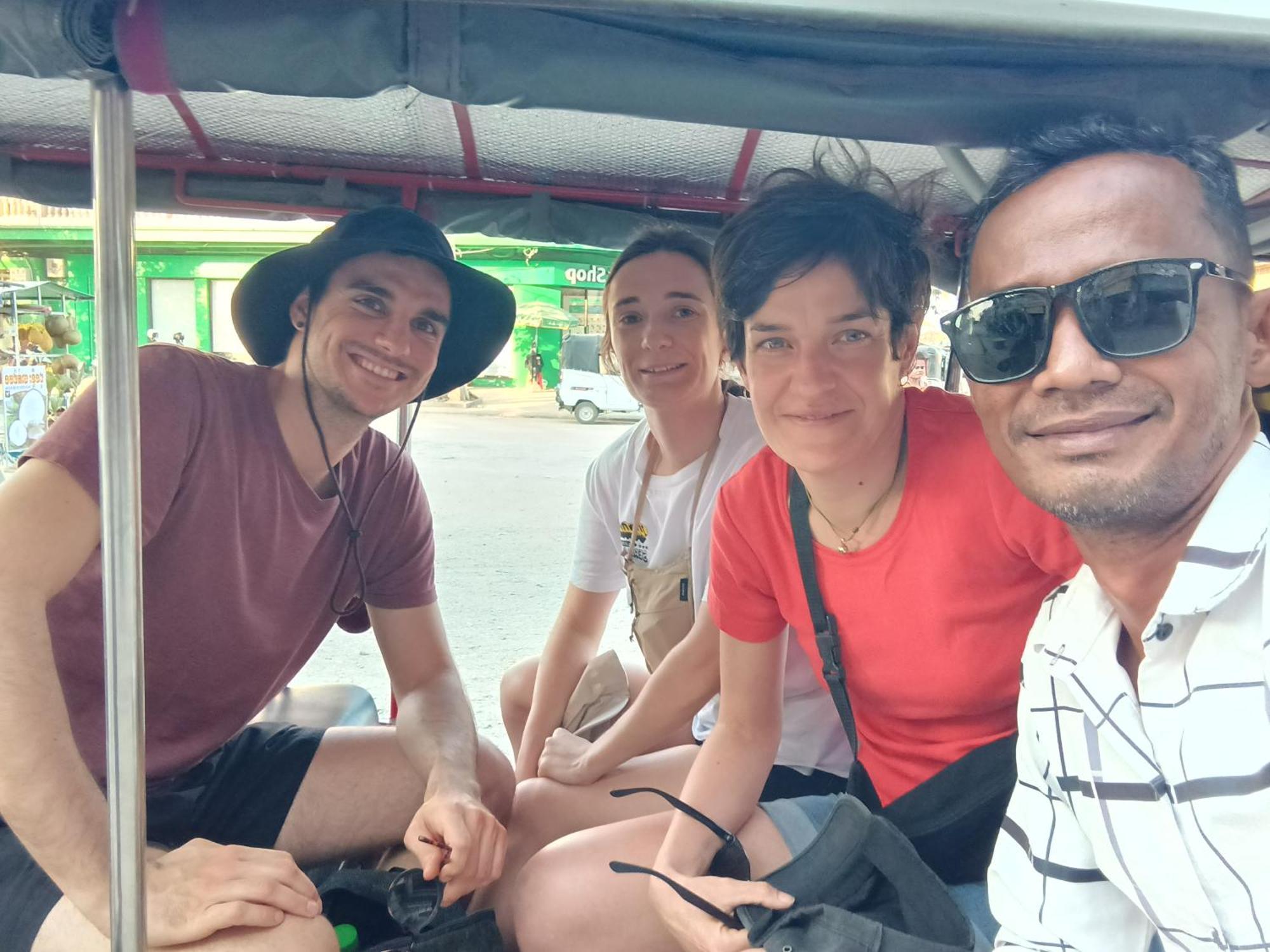 Family Batcave Homestay Battambang Eksteriør bilde