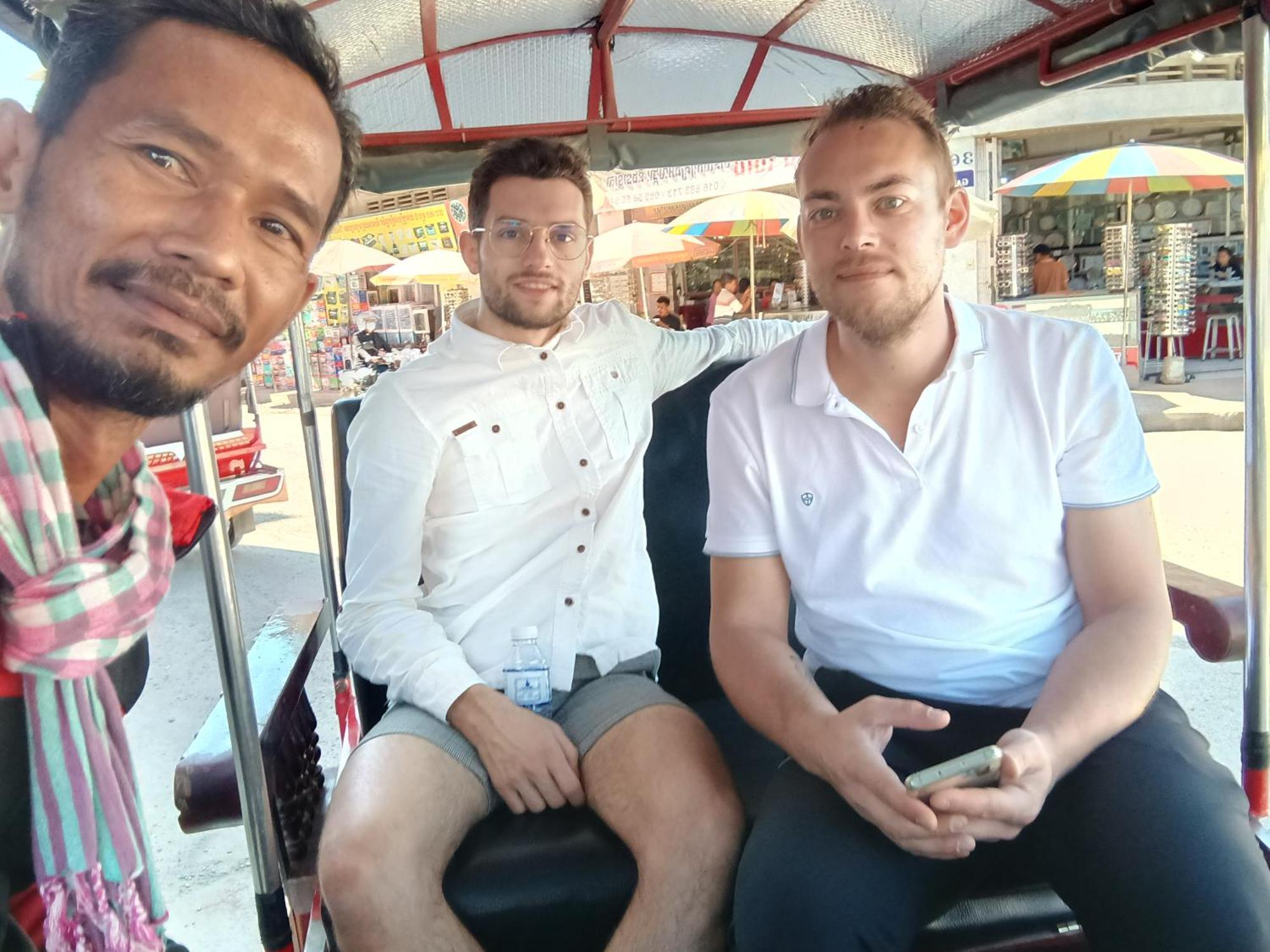 Family Batcave Homestay Battambang Eksteriør bilde